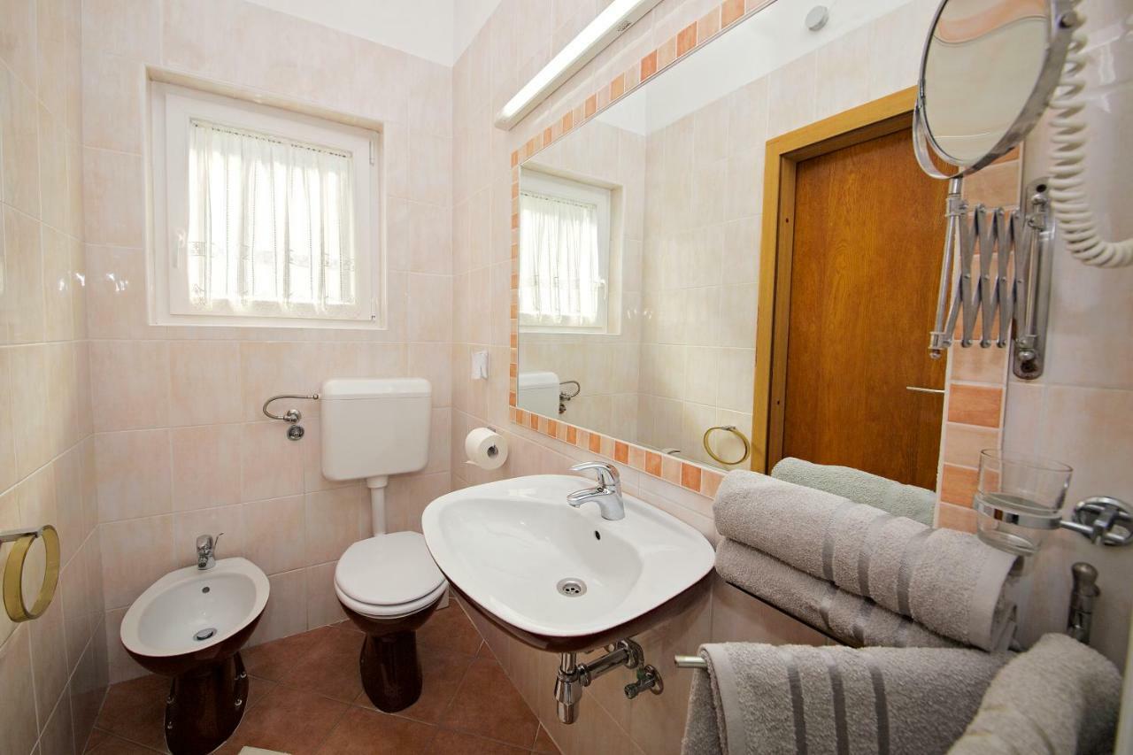 Melanija 1 Apartment โรวีน ภายนอก รูปภาพ