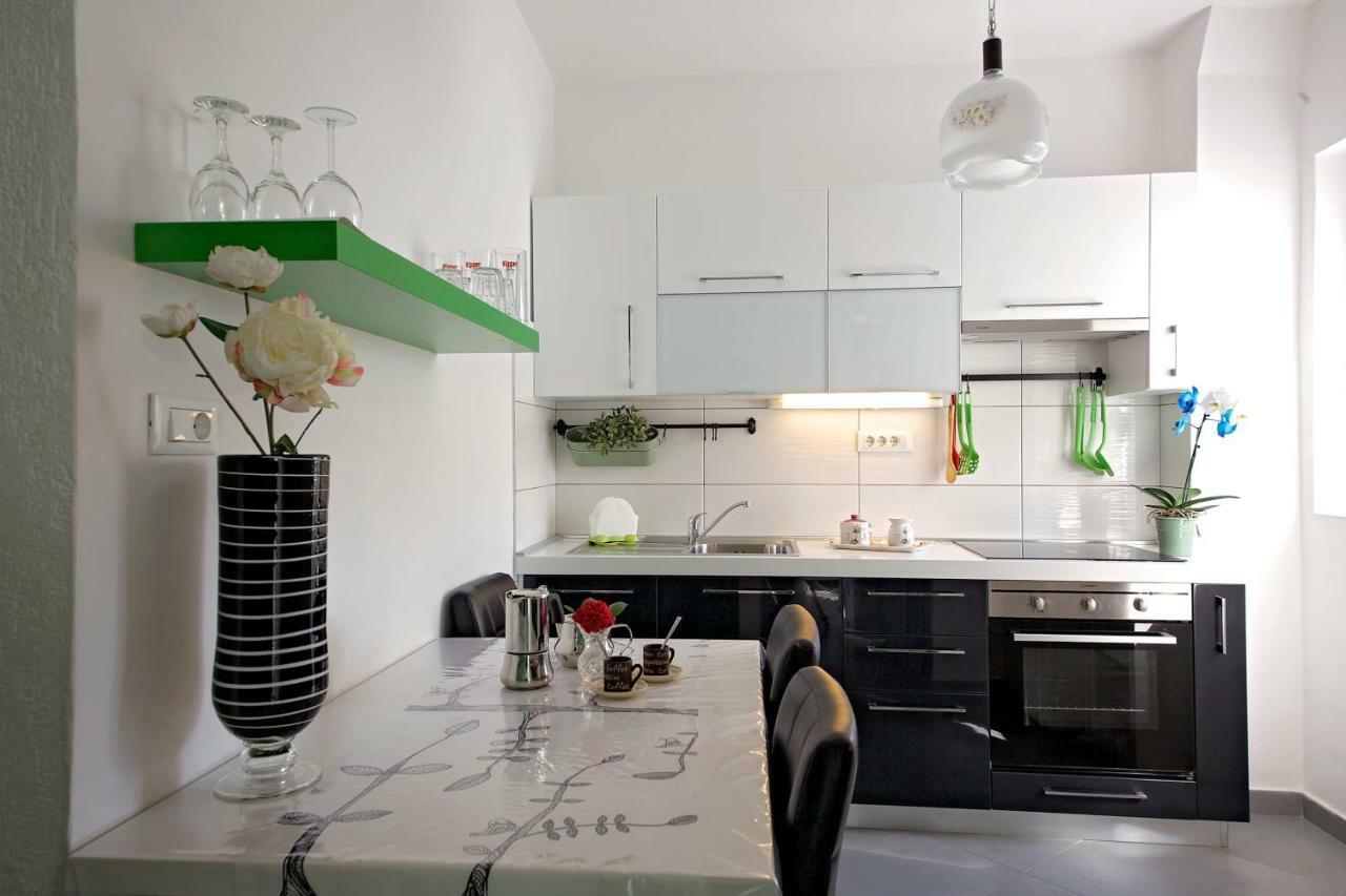Melanija 1 Apartment โรวีน ภายนอก รูปภาพ